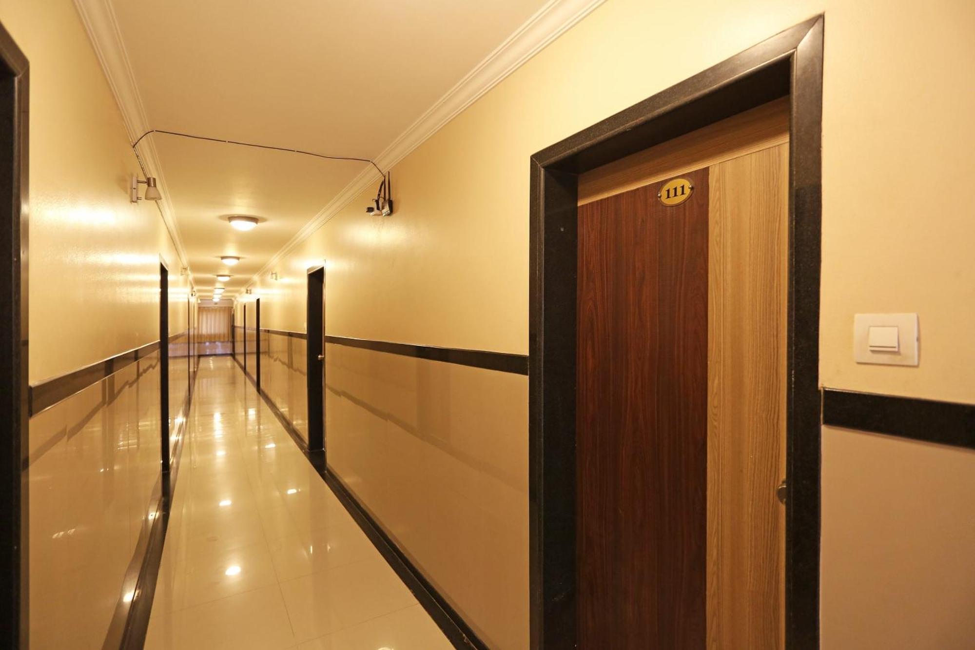 Spot On Hotel Sai Pancham Ширди Экстерьер фото