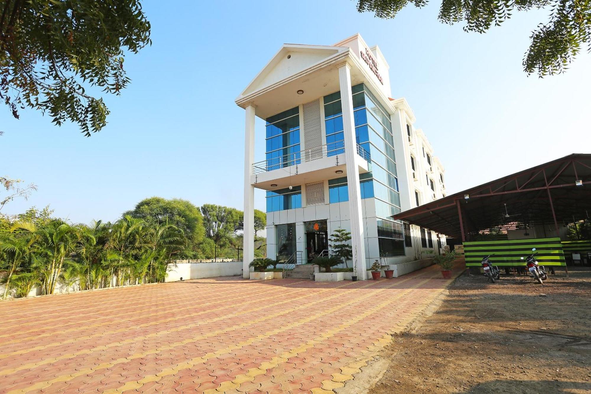 Spot On Hotel Sai Pancham Ширди Экстерьер фото