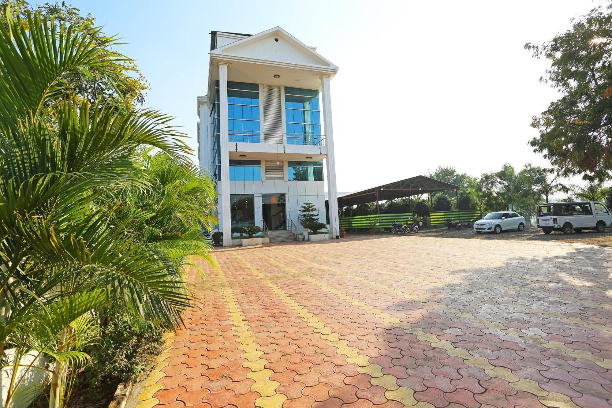 Spot On Hotel Sai Pancham Ширди Экстерьер фото