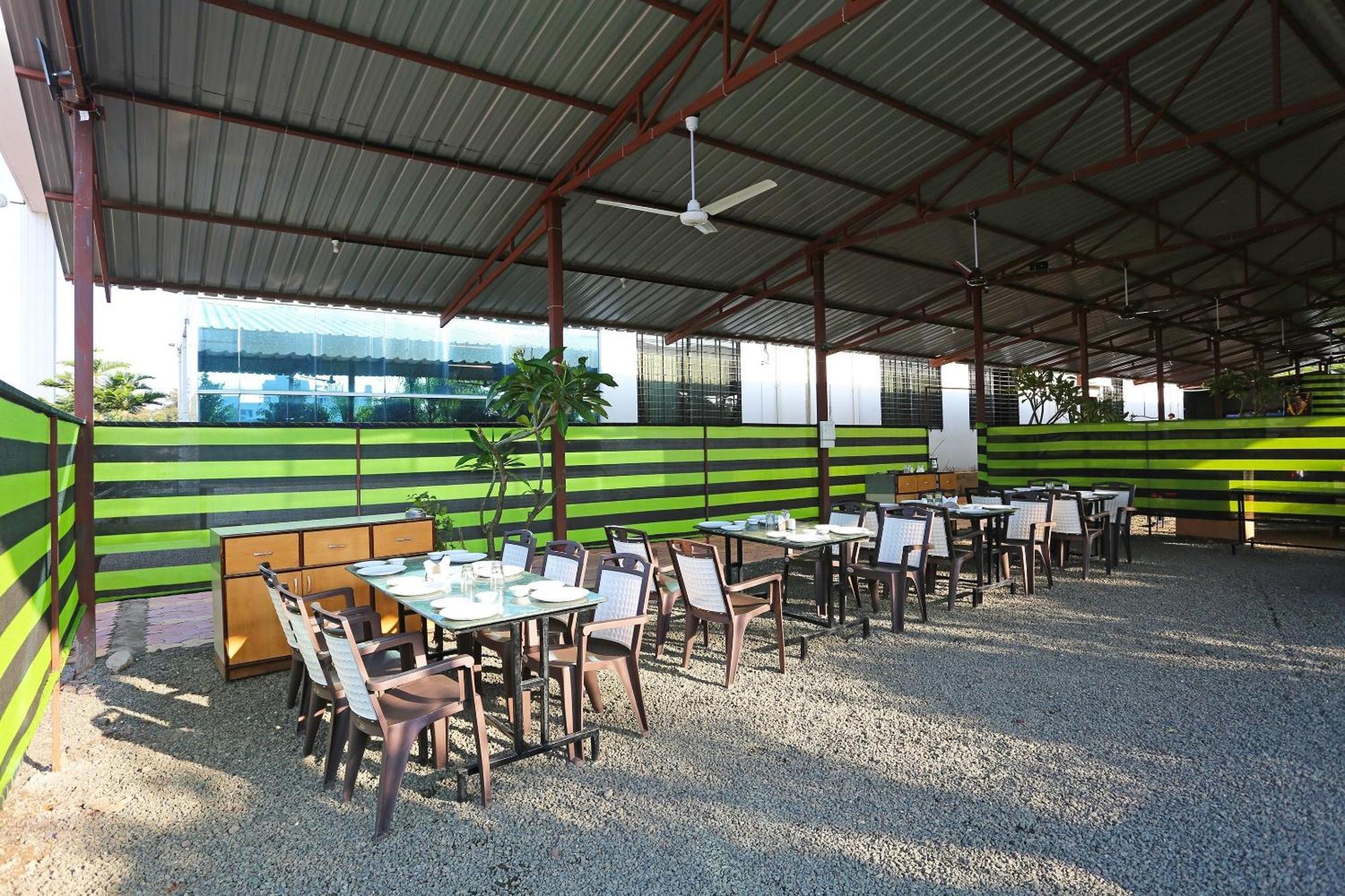 Spot On Hotel Sai Pancham Ширди Экстерьер фото